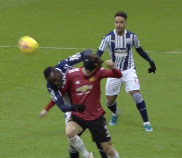 抢庄牛牛科室-迪亚涅捂眼中卫冲顶 索帅：马圭尔同款进球就被吹