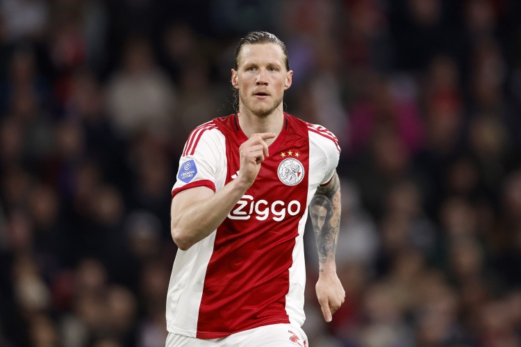 抢庄牛牛团队-记录报：本菲卡有意免签韦霍斯特，特温特等多家俱乐部同时关注